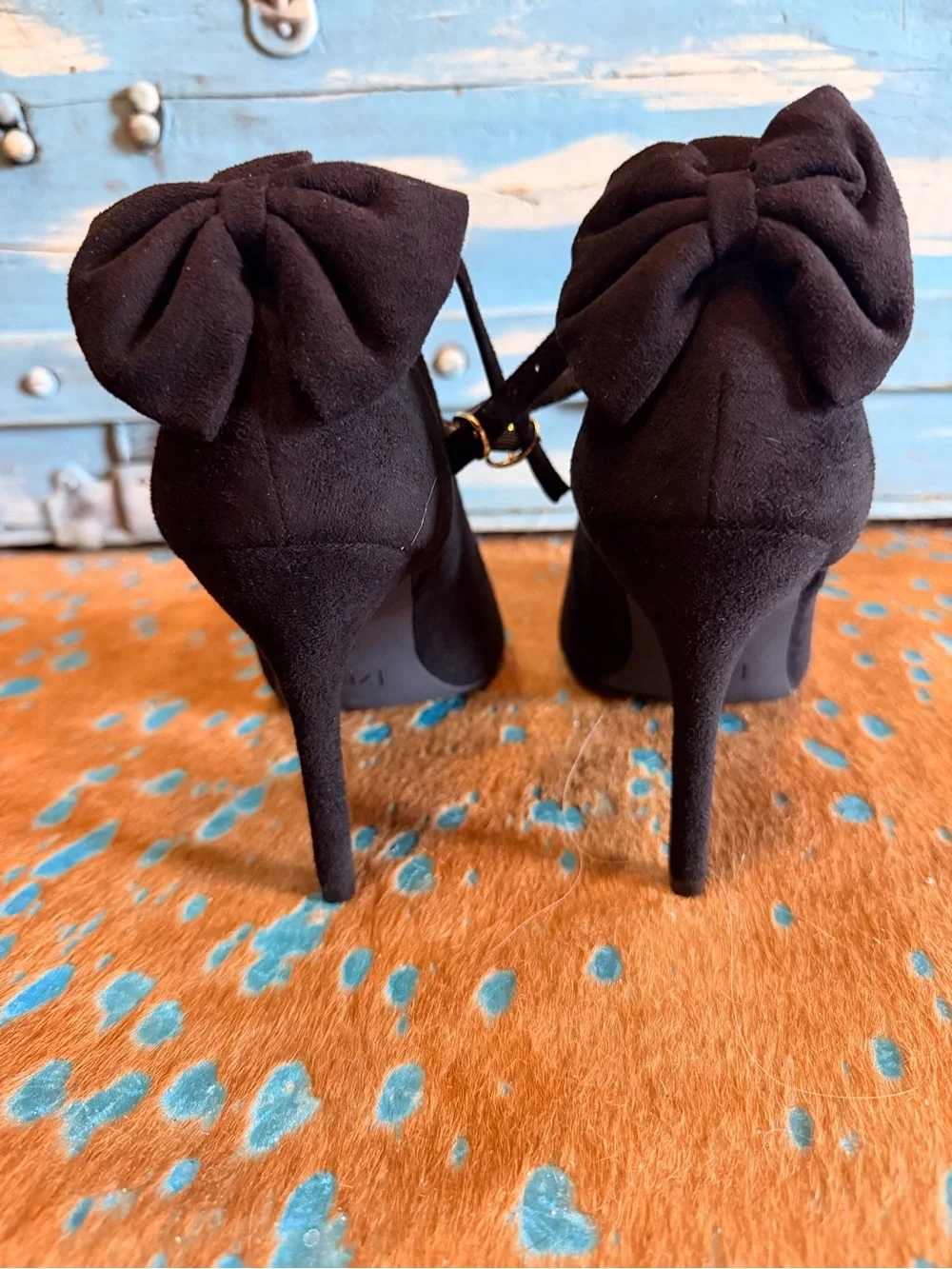 Bow back Strappy heels
